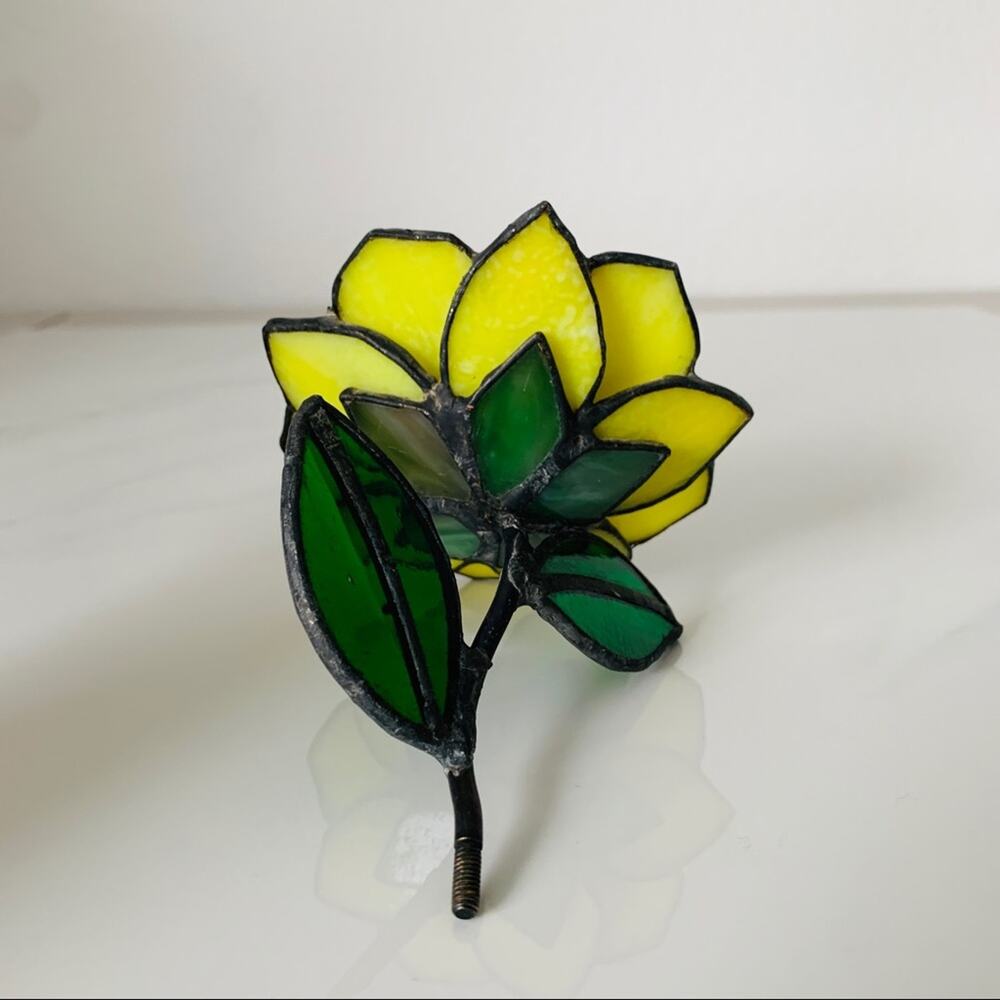 Vintage 3D Stained Glass Rose - Picture 4 of 9